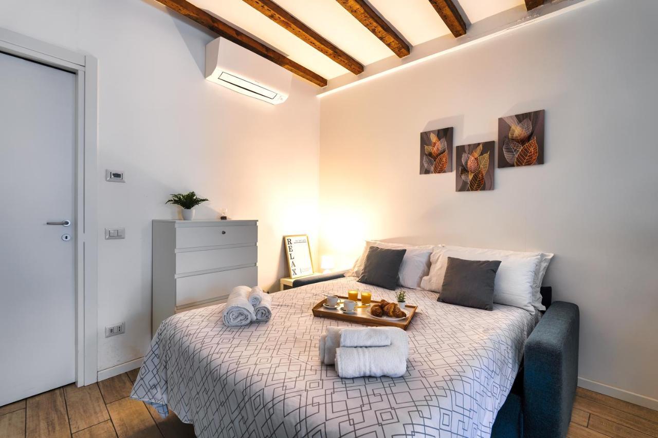 Ambrogio'S Nest - Modern Close To Cadorna Station Milano Ngoại thất bức ảnh
